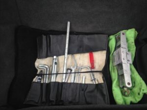 factory tools bag and turbo jack with proper green jack storage bag